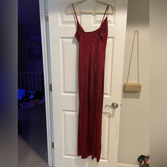 Red sequin maxi dress - Picture 5 of 9